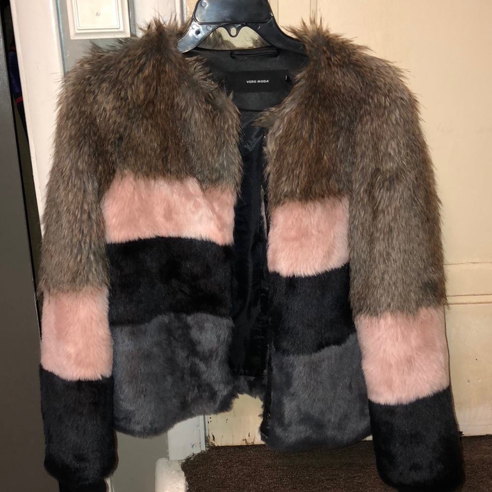 Vero Moda faux fur coat
